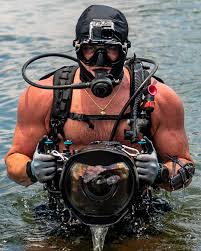 VIDEOS: Underwater Treasure Hunter Jake Koehler Brutally Torn Apart by Great White Shark During Deep-Sea Dive, Rescue Divers Retrieve Shredded Remains in Tragic Find Off Florida Coast-tuan123
