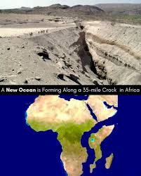 A 35-mile rift opened in Ethiopia — proof that the African continent is  tearing in two and forming a new ocean. Beneath the scorching expanse of  East Africa's Afar region, a dramatic