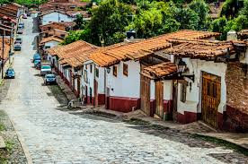 Las calles de #Tapalpa, un pintoresco Pueblo Mágico y de montaña localizado  en el estado de #Jalisco… 📷 Créditos al autor #Mexico🇲🇽