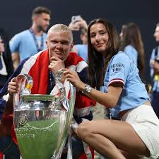Congratulations to Erling Haaland and his girlfriend Isabel Haugseng  Johansen, who have announced that they are expecting their first child! 🥹🩵