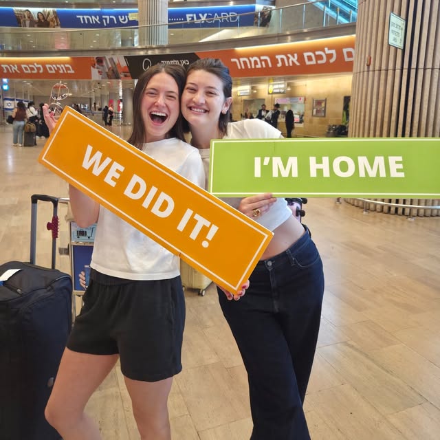 New Year, New Olim 🙌

Join us in welcoming the newest Israelis who landed this week or made it official within Israel. 

Mazal tov! 🇮🇱…