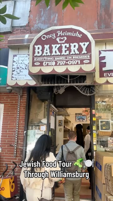 Our NY team had an amazing time exploring Williamsburg, one delicious stop at a time with @kosher.hopping and @lilach_german 🤩

From bab…