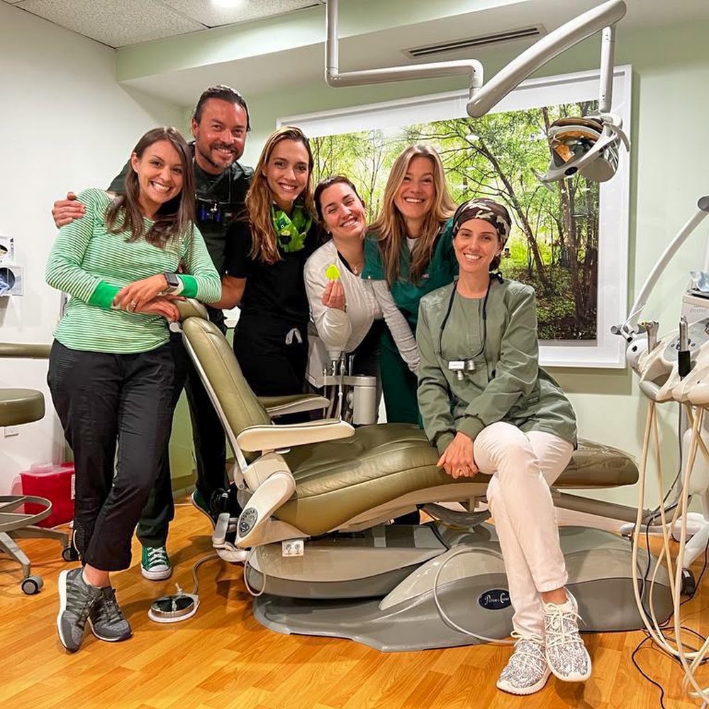 Dentists in Brickell - HQ Dontics Dental Centre