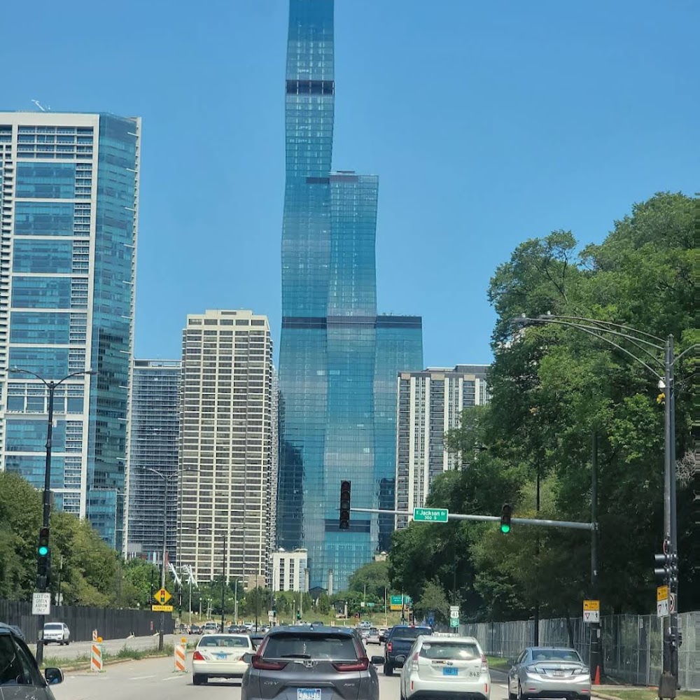 Illinois Center Parking North - LAZ