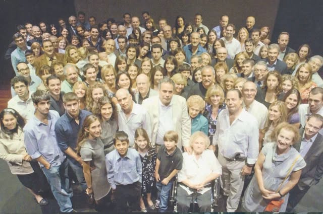 MORE THAN 125 PEOPLE IN THIS PHOTO. AND NONE OF THIS HAPPENS WITHOUT SURVIVAL.

Take a good look at this photograph.

It was taken in 200…
