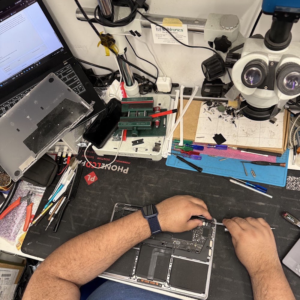 Techtronics iPhone Laptop and MacBook Repair