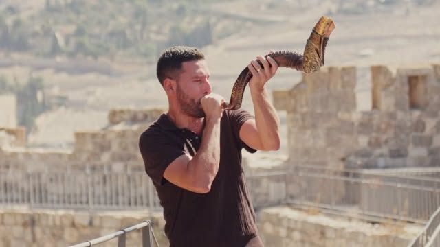 WAKE UP!! 🕎
That’s what the shofar has always meant — not an instrument, not decoration, but an awakening call for the soul. 
Rosh Hasha…