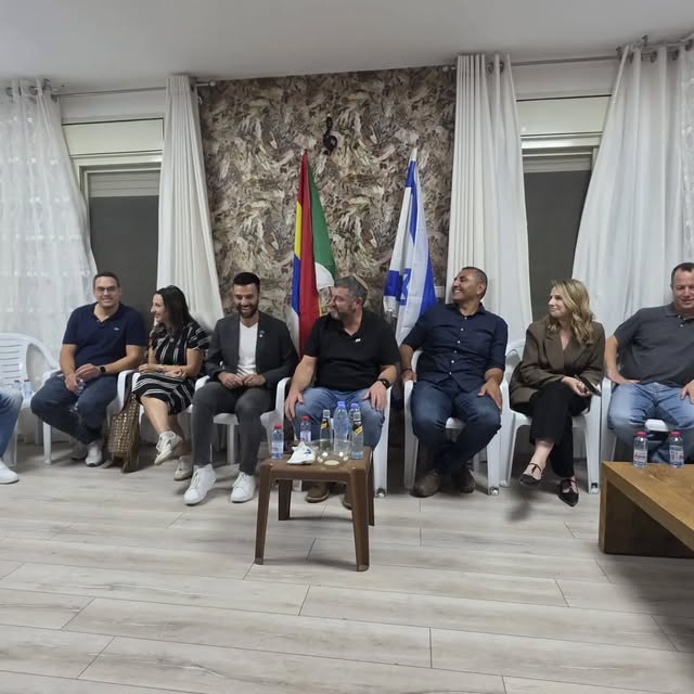 ביקרנו היום את נכבדי העדה הדרוזית בכפר סאג'ור, בביתו של עלם איברהים חבר רשימת "עמך ישראל", לכבוד חג הנביא סבלאן. 
בנוכחות נכבדי העדה ולוח…