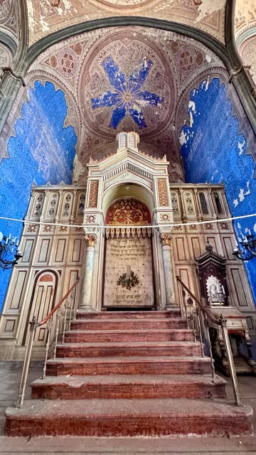 The Great Synagogue of Miskolc, Hungary 🇭🇺

Miskolc in northeast Hungary had a bustling Jewish community until the Holocaust. Over 10,0…