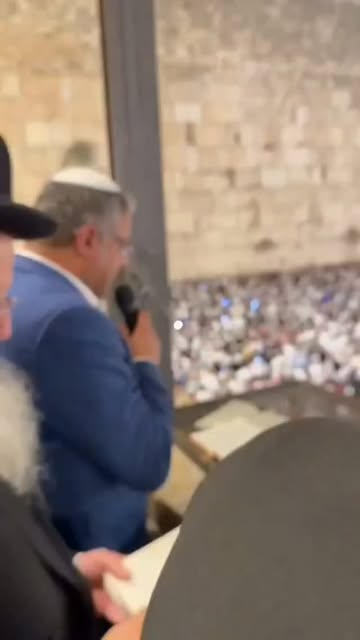 Jewish leadership is subservient to God's Kingdom! @otzma_yehudit Minister Ben Gvir leading the Selichot prayer alongside Rabbi Shmuel El…