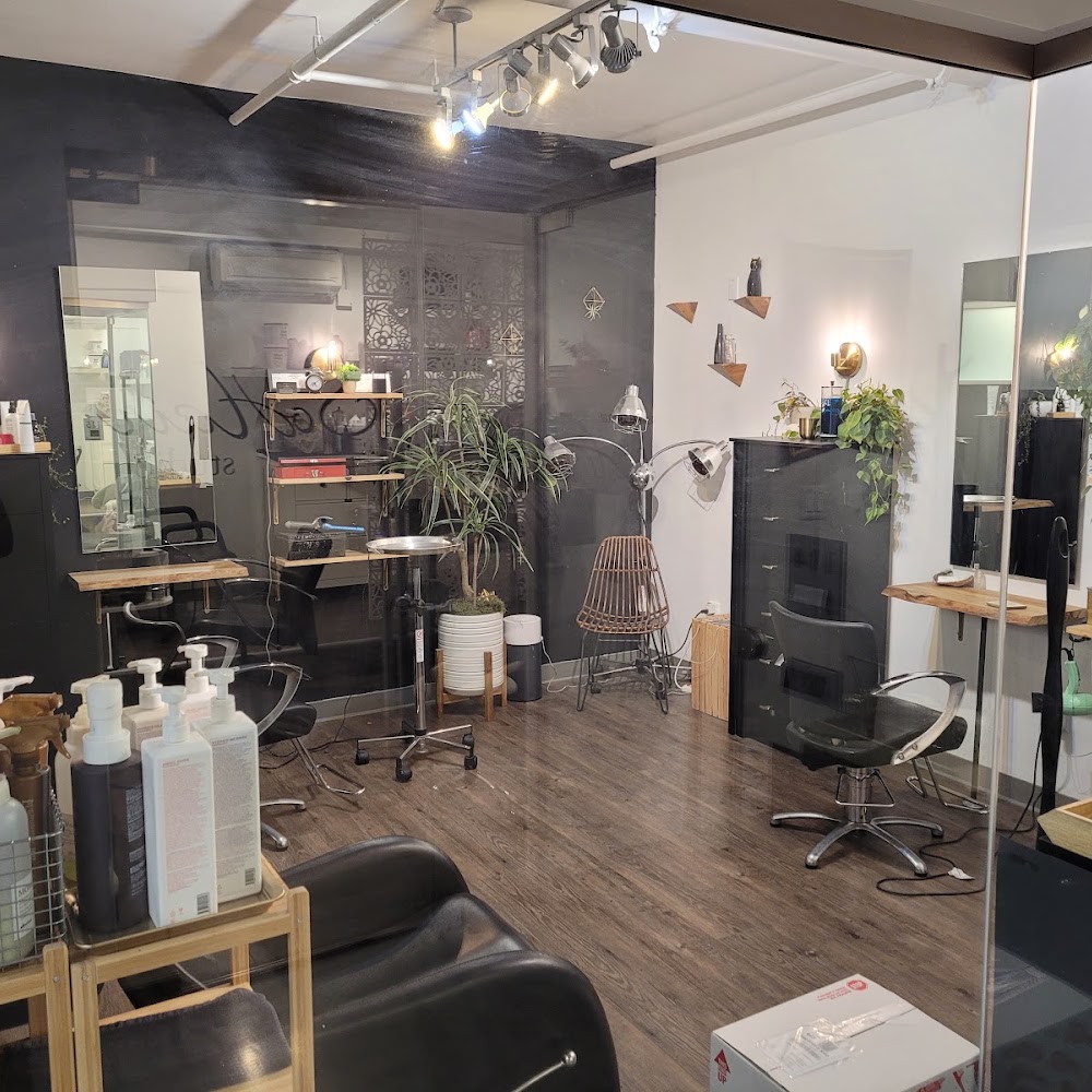 Salon Village