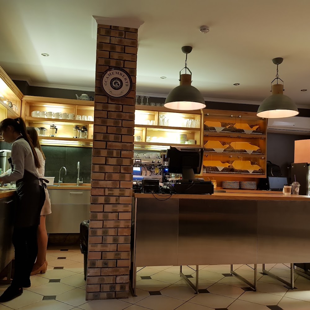 Cafe Macari's