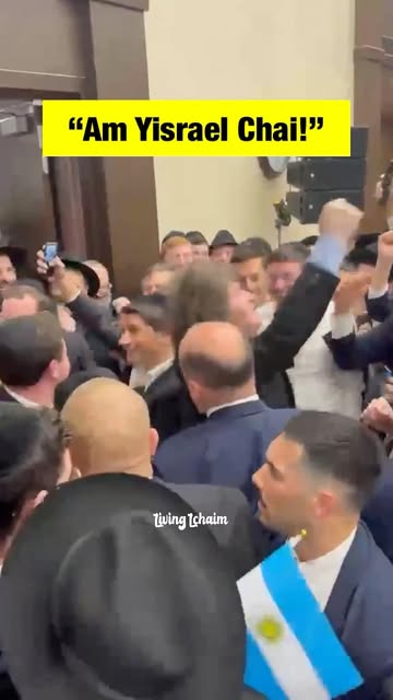 During his trip to New York for the UN General Assembly, Argentina’s president @javiermilei stopped at Yeshiva Darchei Torah in Far Rocka…