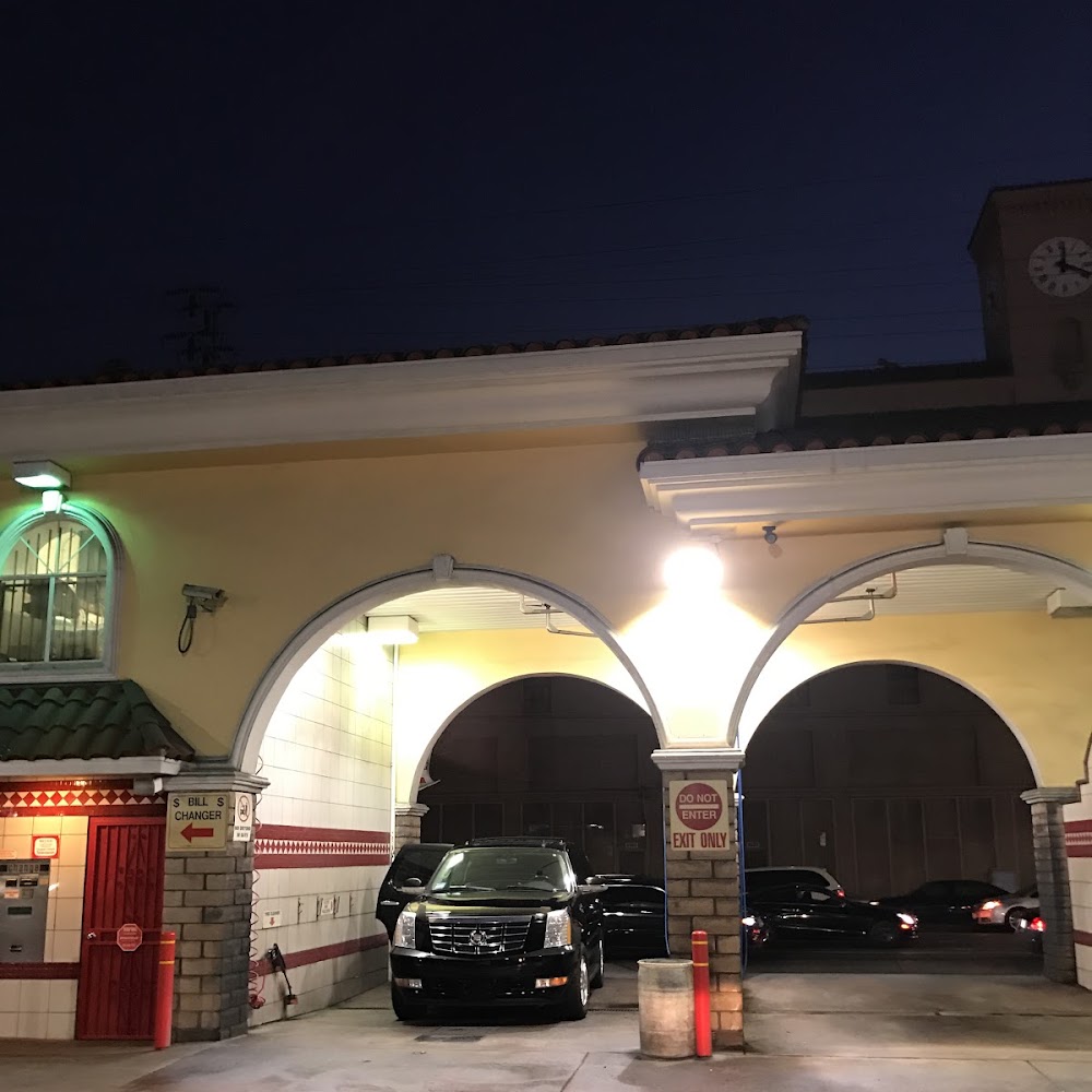 Cahuenga 24 Hour Self-Service Car Wash