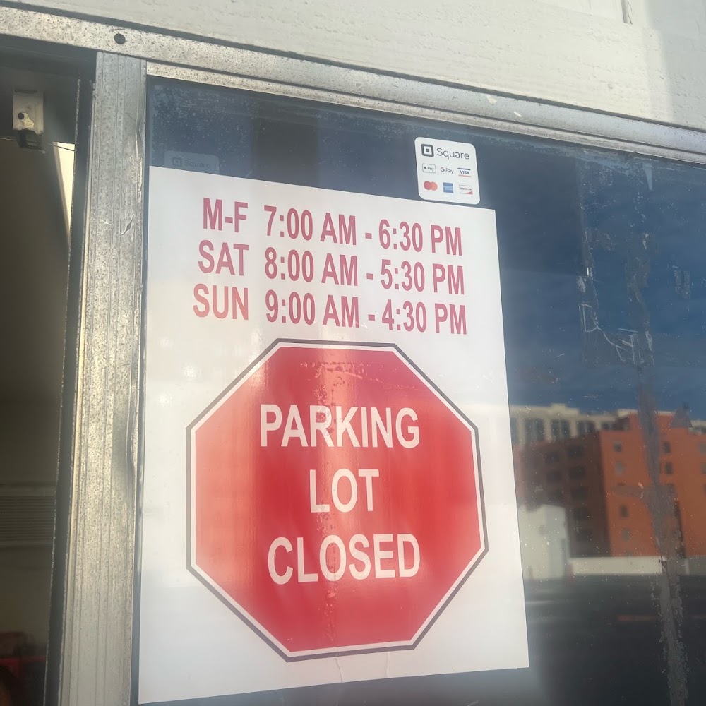 Maple Alley Public Parking