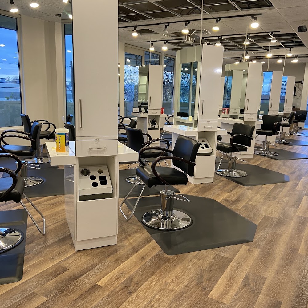 Salon-Spa On the Boulevard ✂