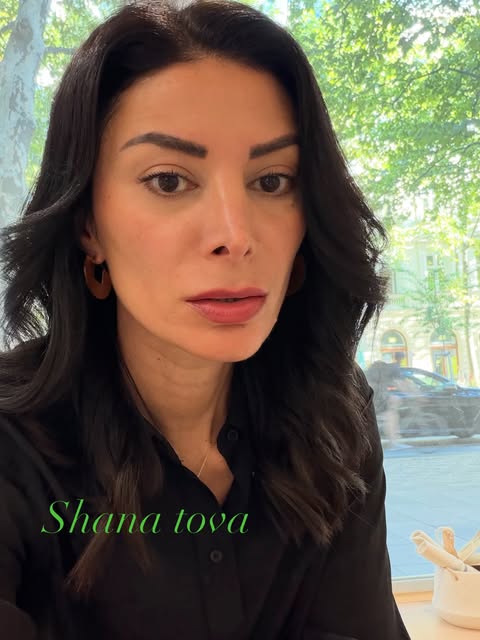 Two days ago, waiting for an Iranian nail artist in Vienna, I asked her about her unusual name. She said it belonged to a famous queen, b…