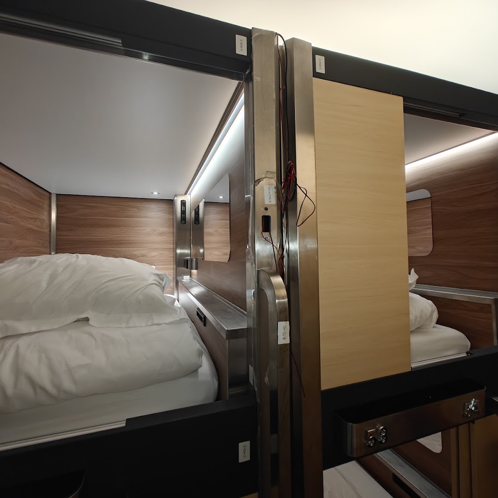 I Street Capsule Hostel