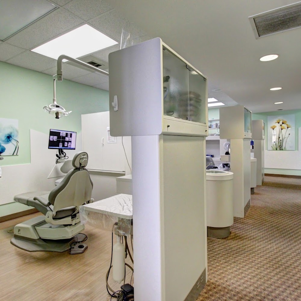 SMILES ON 35th - Seattle Dentist