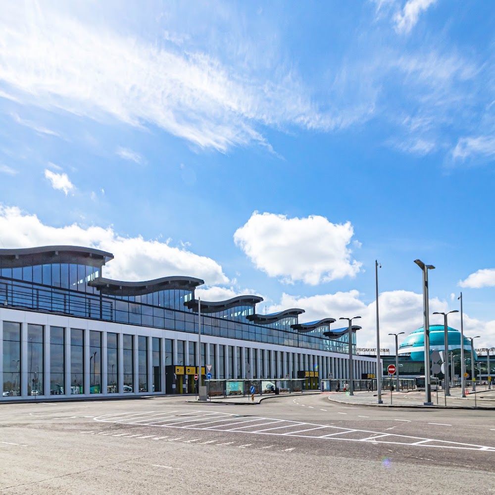 CAPS LOCK Airport Hotel