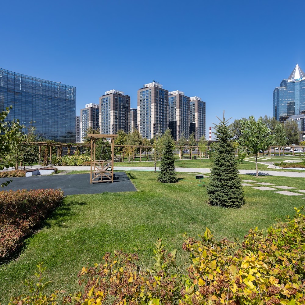 Аллея Halyk Square