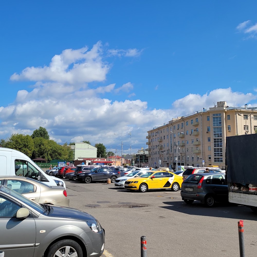 Въезд на платную парковку