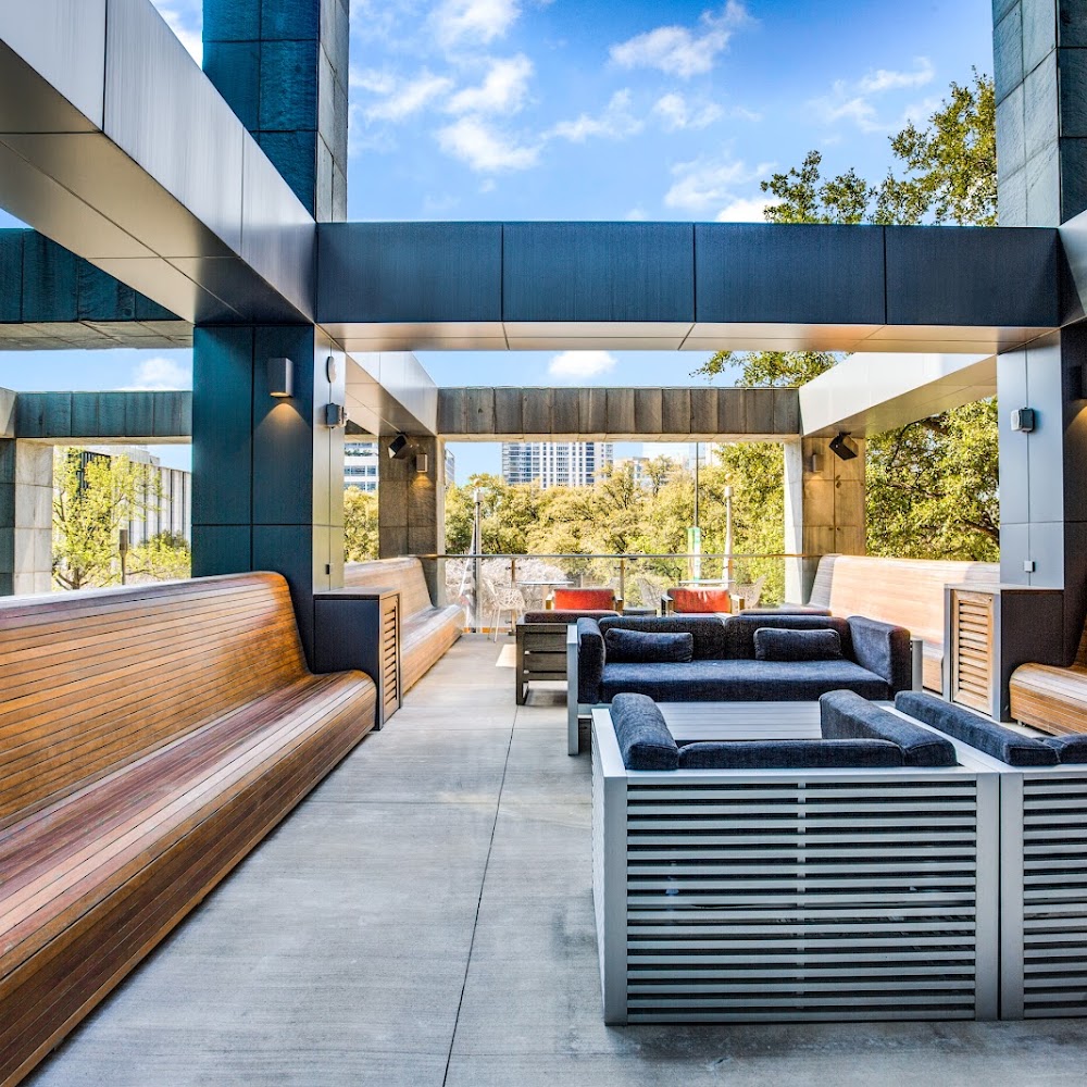 The Cue : Coworking Space in Dallas Arts District, Texas