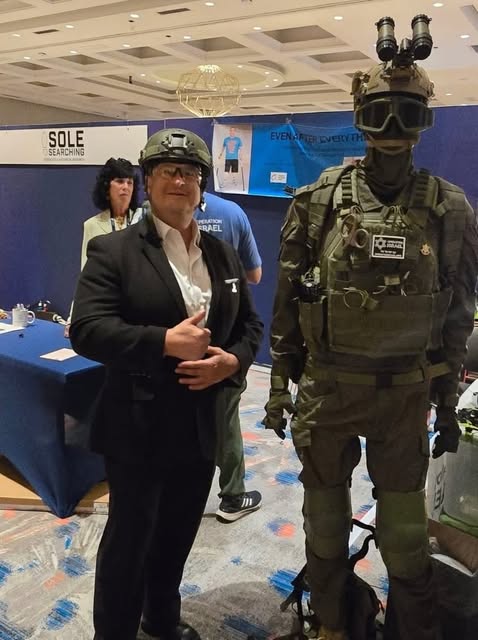 You never know what will happen at the Jewish National Fund - USA @jnfusa “Global Conference for Israel” 

This was 2 scenes last year at…