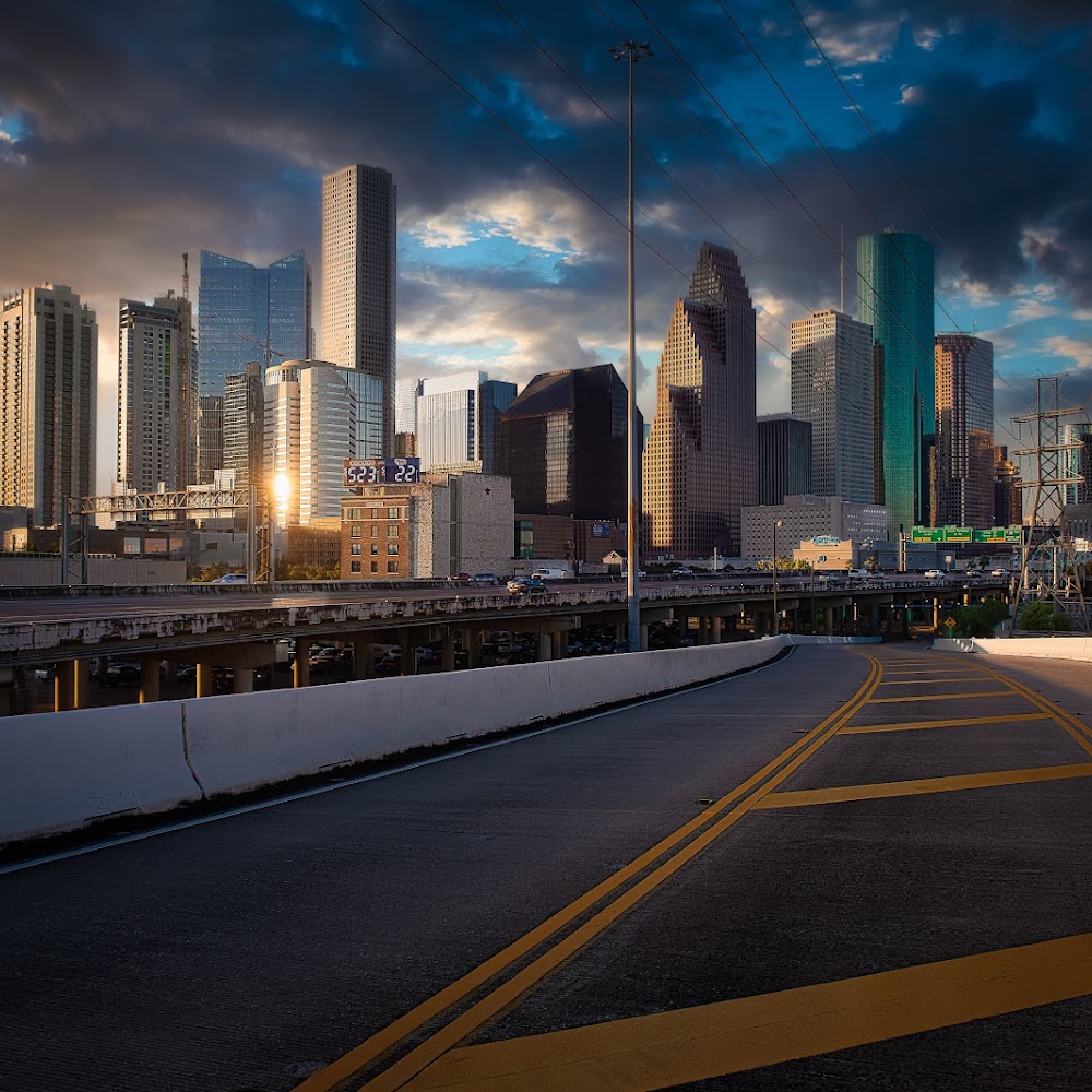 Gulf Fwy Parking Downtown Houston Northbound