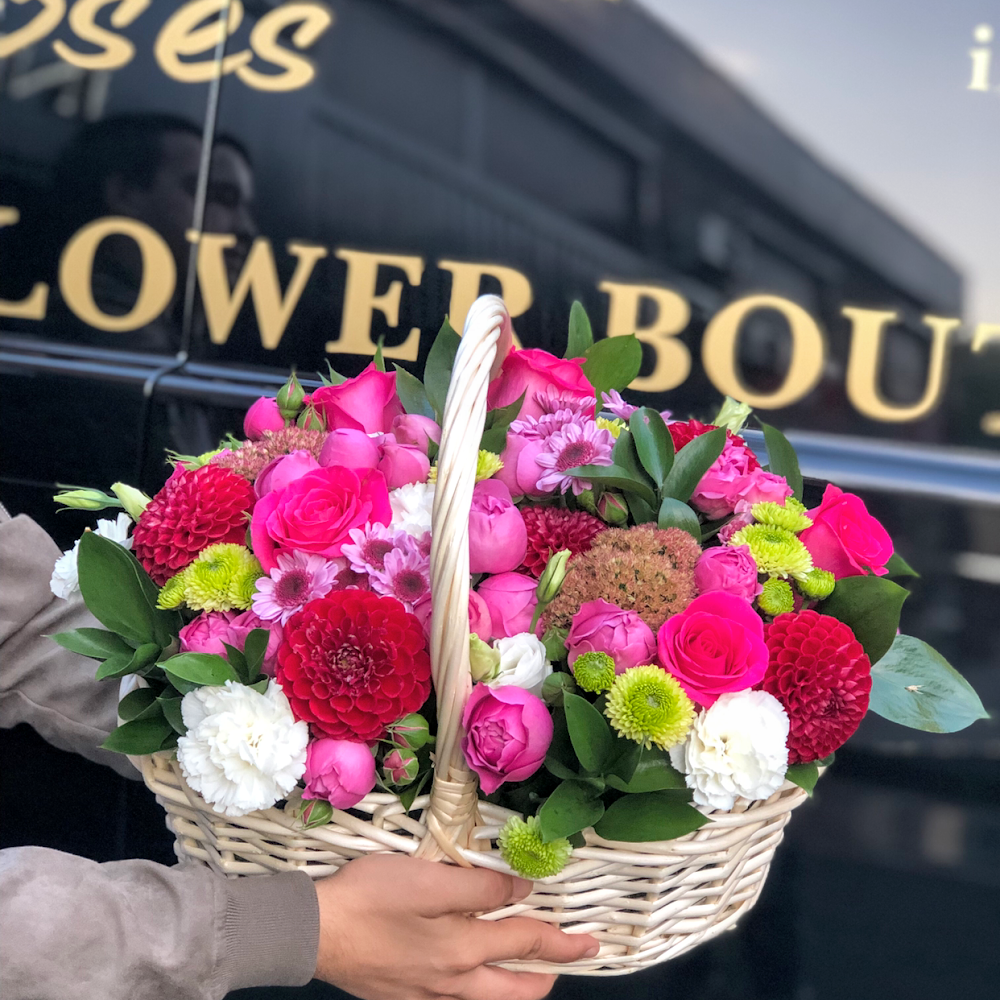 INFINITY ROSES