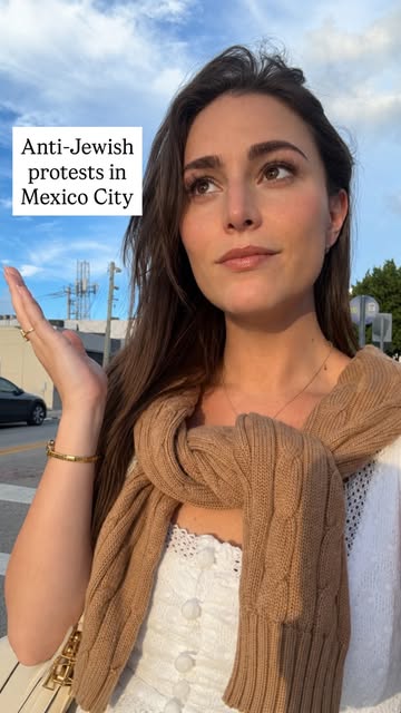 Anti-Jewish protest in Mexico right before Rosh HaShana, and Mexico’s Jewish President remains silent. Not the best way to celebrate Mexi…
