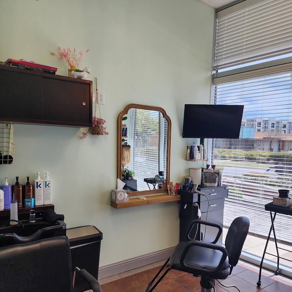 Salons of Dallas Suites at Hi Line