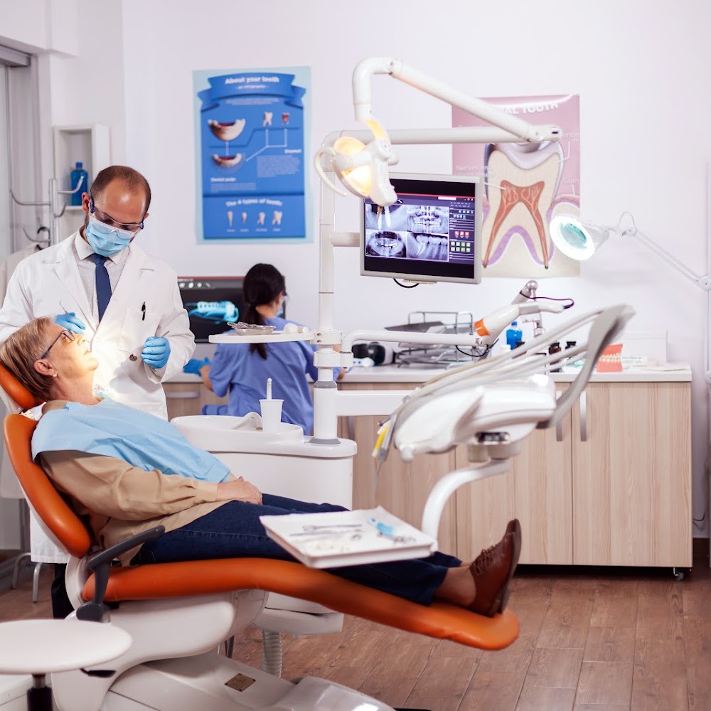 Royal Lane Dental Center - Best Dentist in Dallas | Clear Aligners and Veneers in Dallas