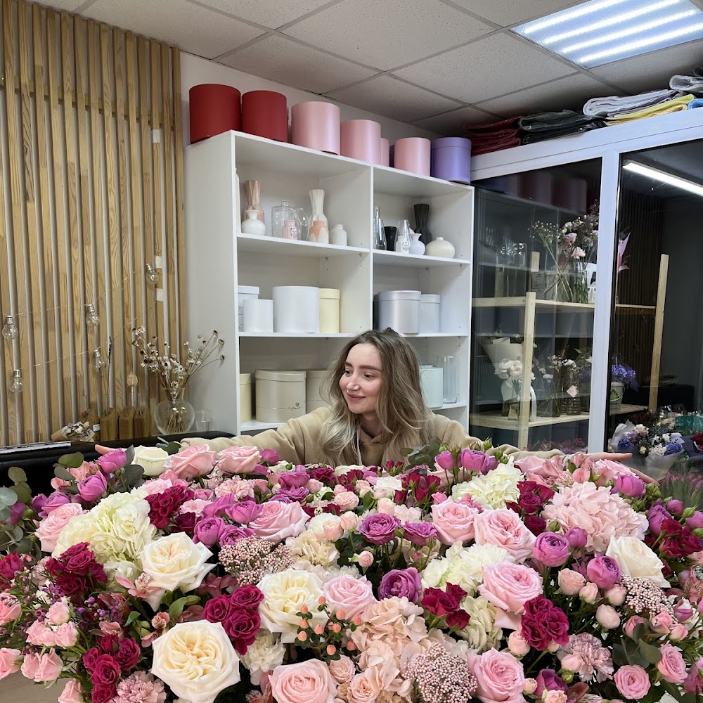 Доставка цветов Казань - IZIFLO. Сегодня −20% на «Букет дня» и открытка в подарок.