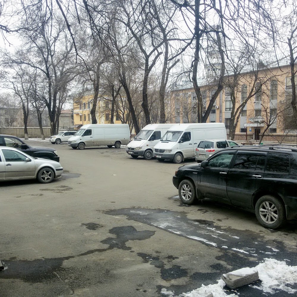 Частная автостоянка 25 сом в сутки
