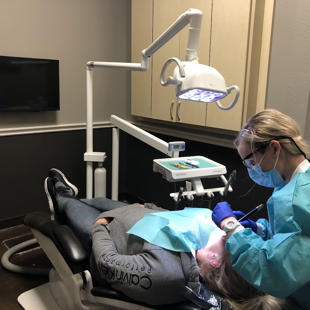 7 to 7 Dental & Orthodontics