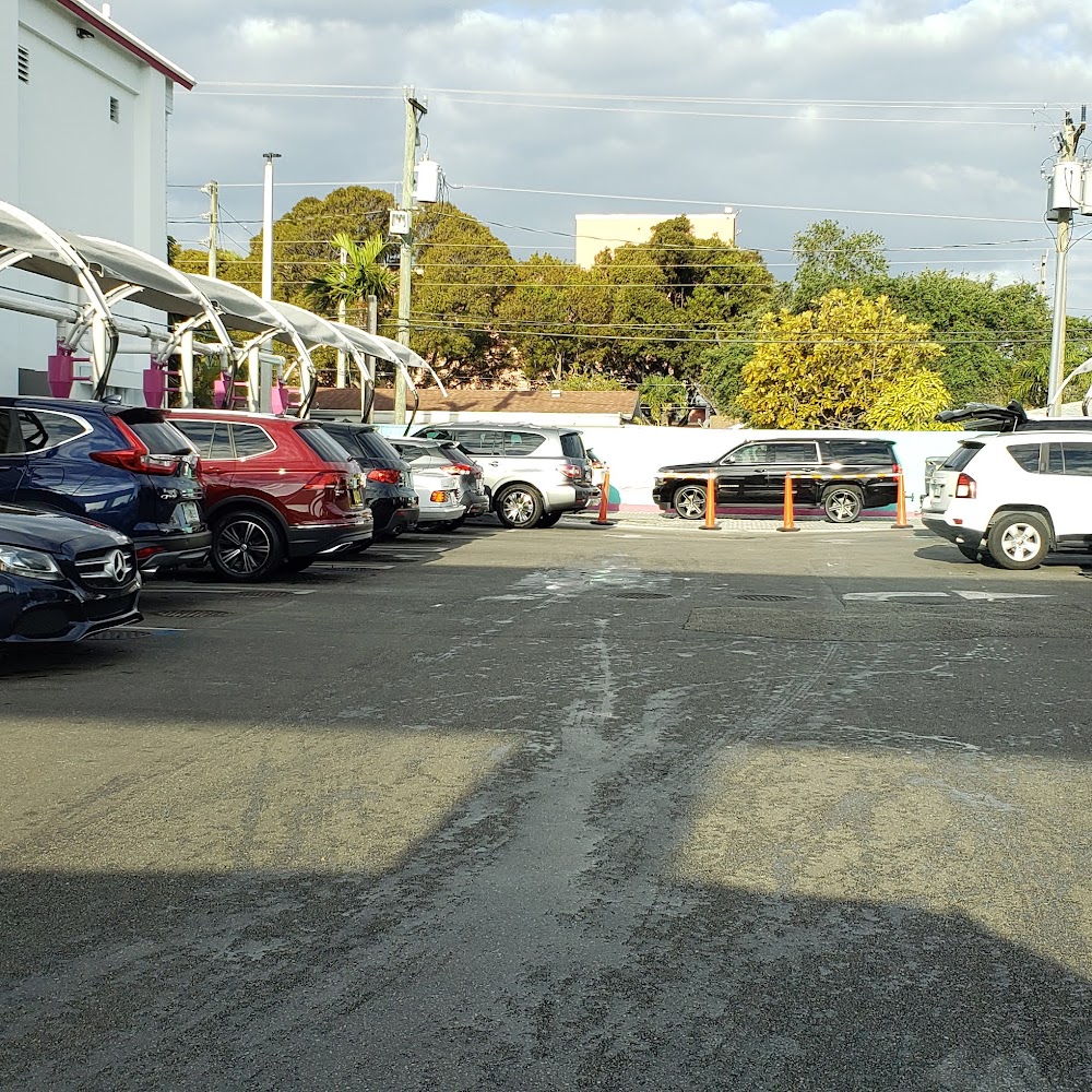 El Car Wash - Little Havana