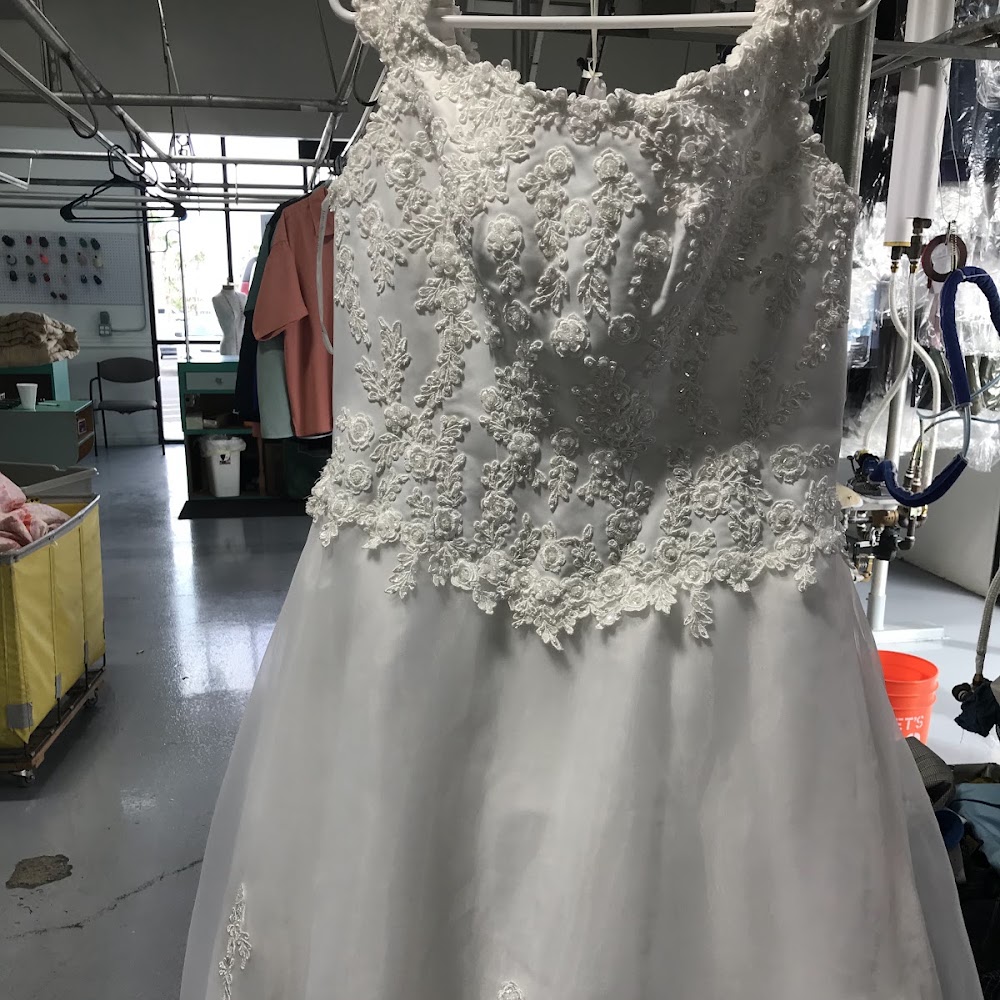 Crystal Cleaners And Alteration Center